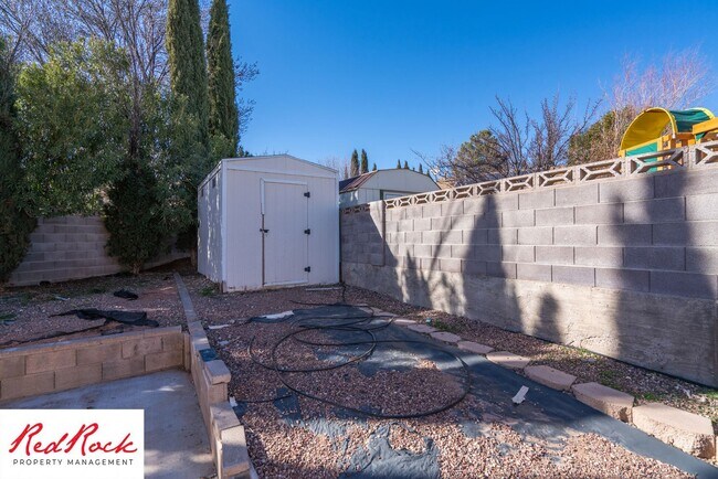 Building Photo - Pet Friendly - 4 Bed 2 Bath for rent in St. George