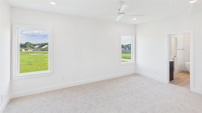 Building Photo - 9606 Valeca Dr