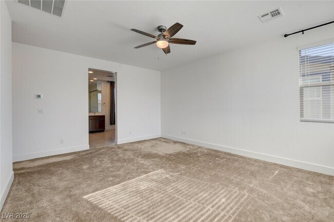 Building Photo - 1305 Azure Jay Ave