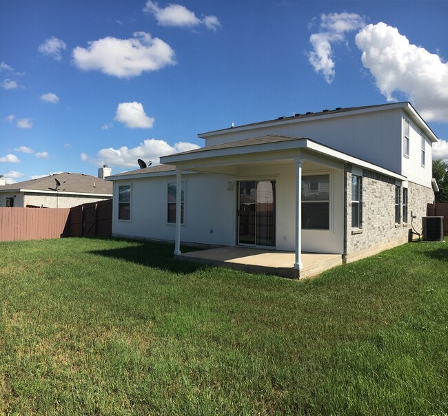 Building Photo - Spacious and Inviting Home by Fort Cavazos