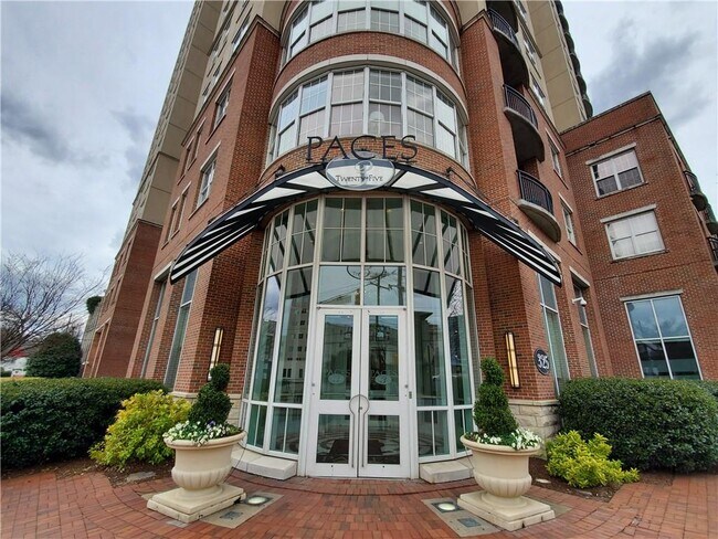 Building Photo - 325 East Paces Ferry Rd NE