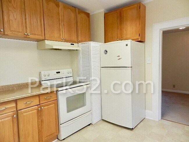 Building Photo - Tacoma Area Single Family cottage