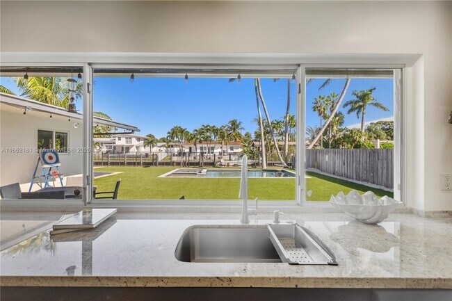 Building Photo - 1709 SW 5th Pl