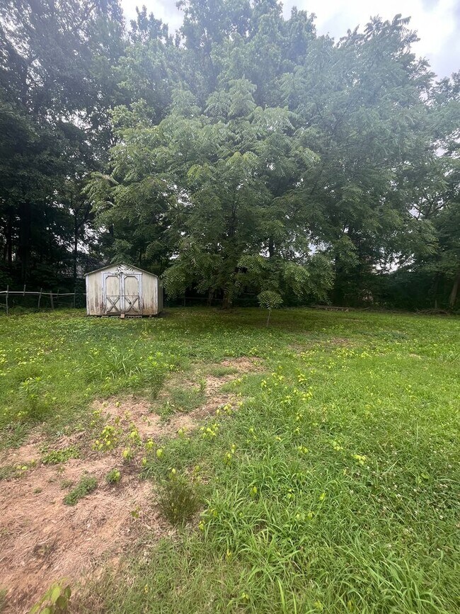 Building Photo - 1179 Longcrest Rd