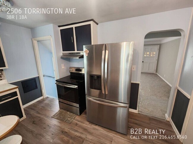 Building Photo - 2506 Torrington Ave