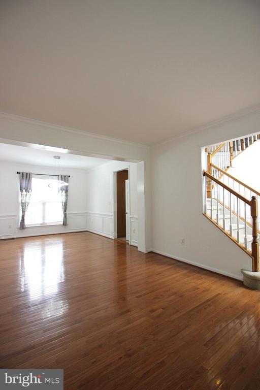 Building Photo - 9577 5th Pl