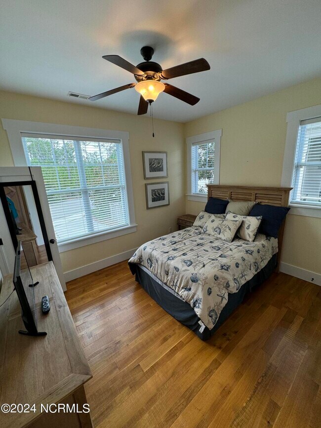 Building Photo - 819 Meadowsweet Ln