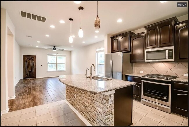 Building Photo - 14215 McCoy Lp