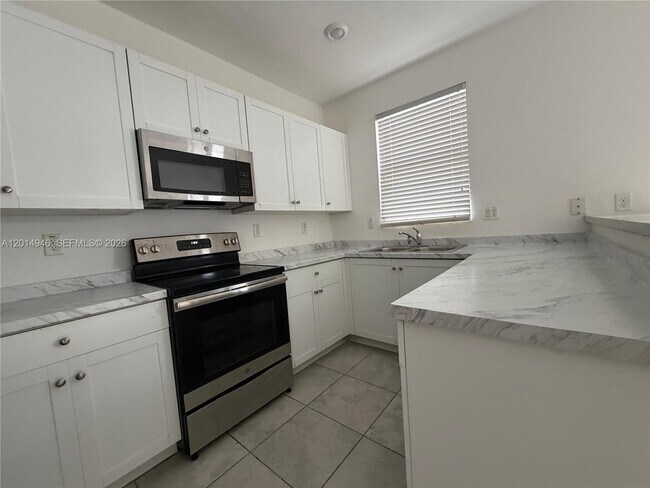 Building Photo - 10606 W 33rd Way