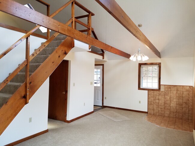 Building Photo - 80 Noyes Rd