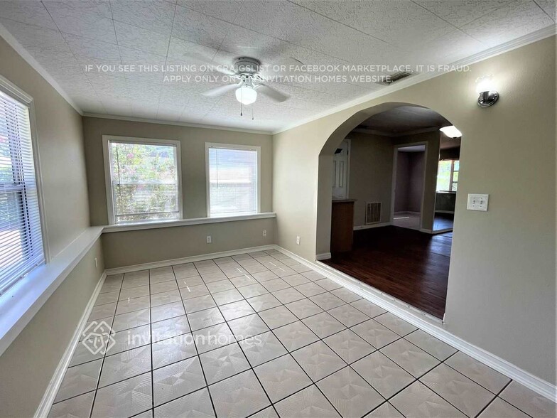Building Photo - 3207 49th Ave Dr W
