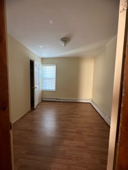 Building Photo - 428 Elm St