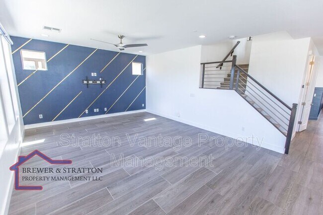 Building Photo - 4065 S Marin Dr