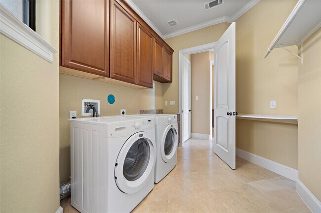 Building Photo - 19182 Grandview Point