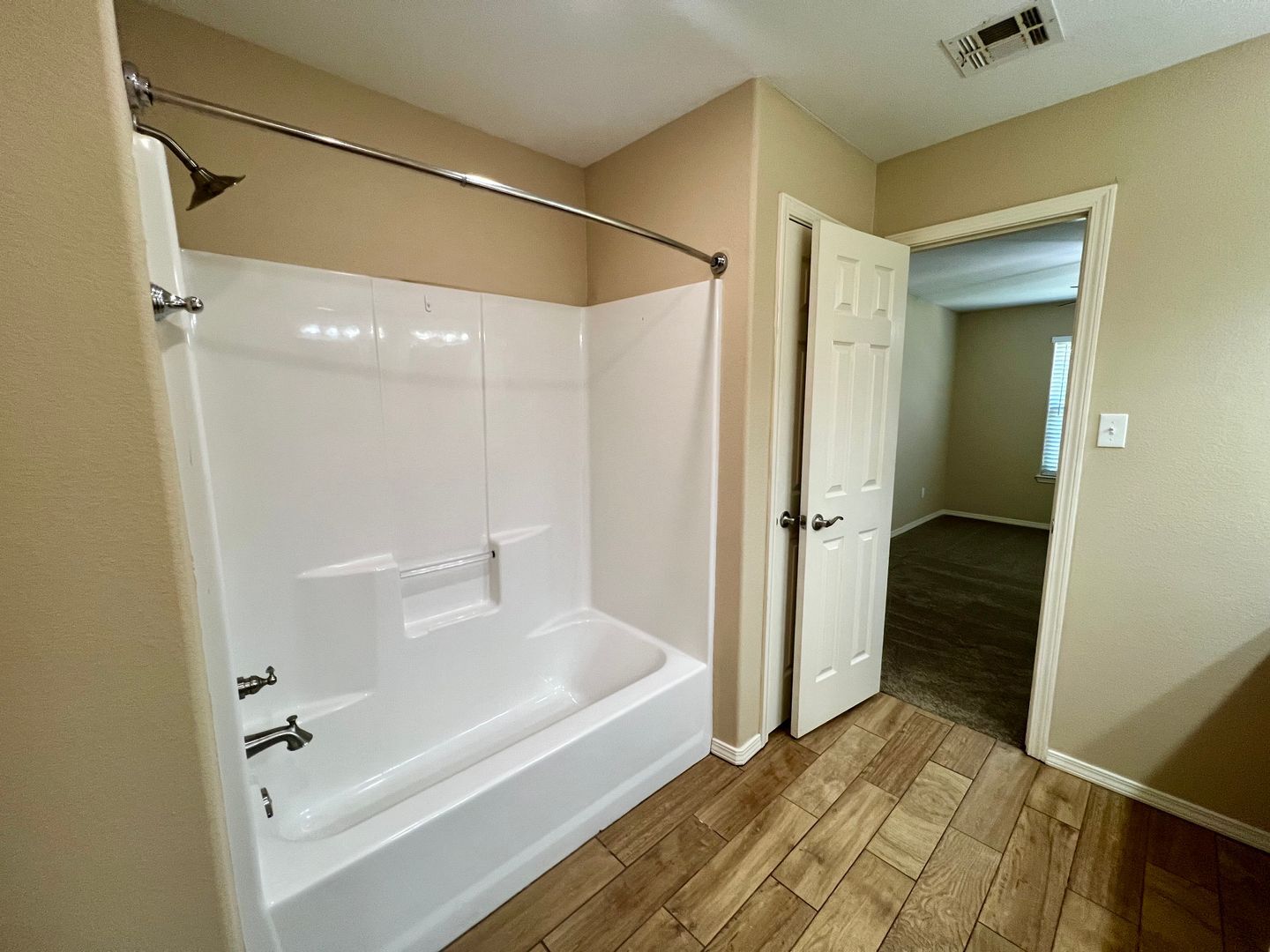 Building Photo - 601 Ridge Point Dr