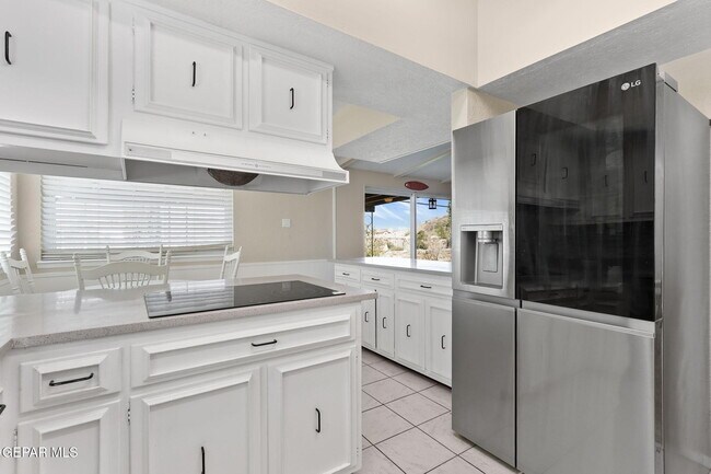 Building Photo - 4871 Los Reales Dr