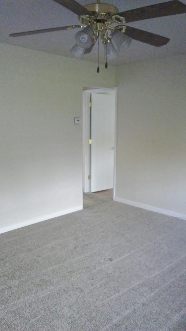 Building Photo - 3 BEDROOM HOME! APPLY NOW!!