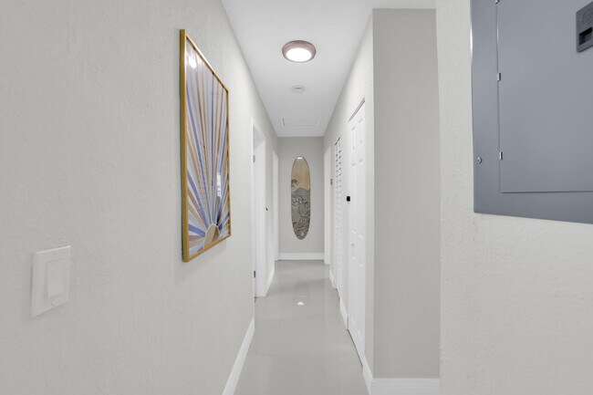 Building Photo - 3160 SW 20th Ct
