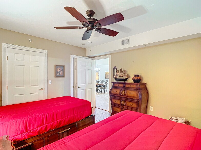 third bedroom - 2055 S Atlantic Ave