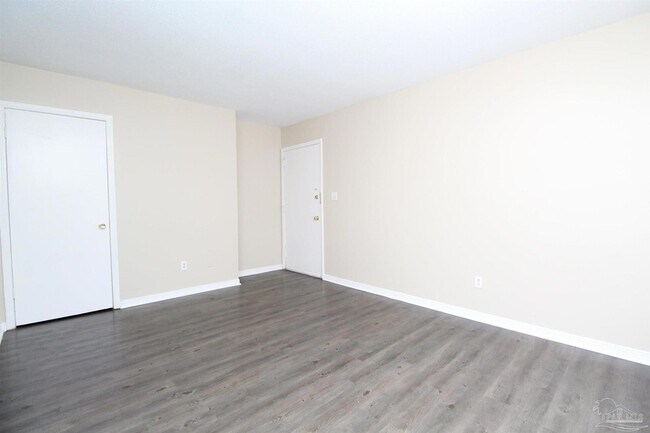 Building Photo - 10151 Guidy Ln