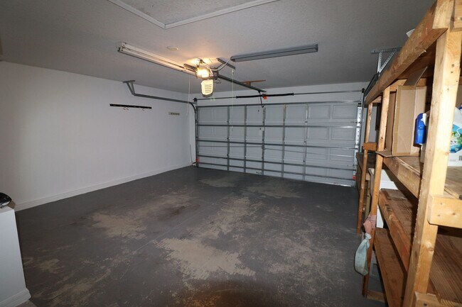 Building Photo - 324 Red Kite Dr