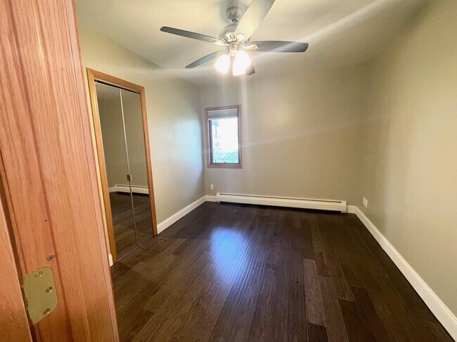 Building Photo - 3010 Fairview Rd SW