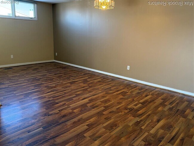 Building Photo - 6670 Maple Lakes Dr