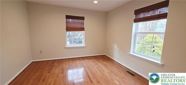 Building Photo - 3791 Knight Dr