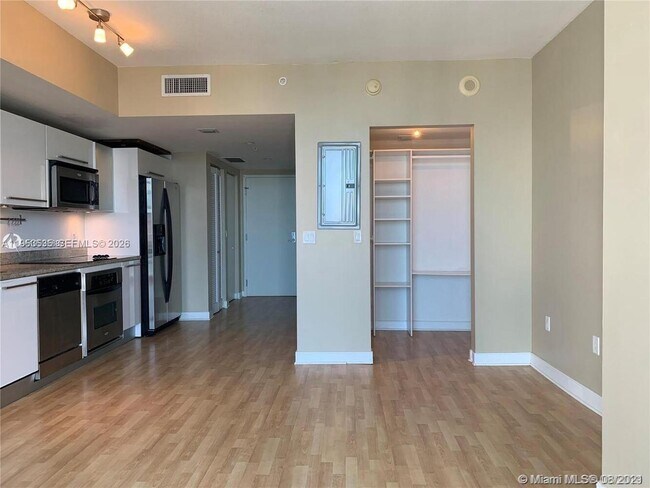 Building Photo - 185 SW 7th St