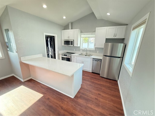 Building Photo - 973 Saltcoats Dr