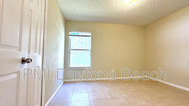 Building Photo - 112 Karas Trail