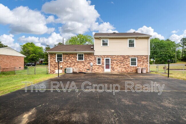 Building Photo - 2425 Capehart Rd