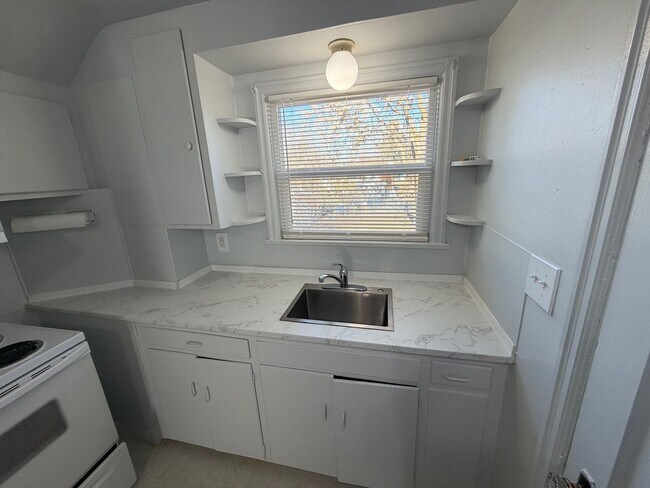 Building Photo - 2204 W College Ave