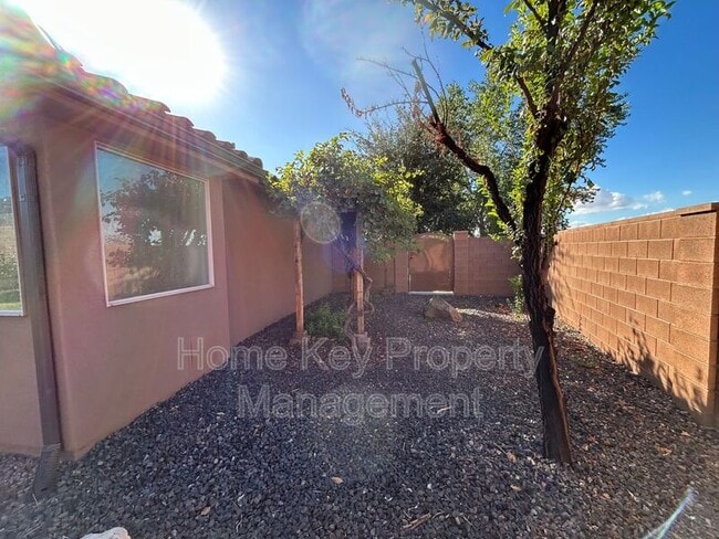 Building Photo - 157 E Foothill Dr