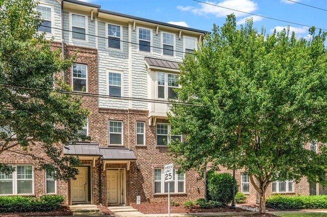 Building Photo - Move-in Ready Downtown Raleigh Condo - Walk to Seaboard Station!