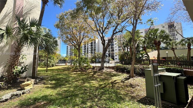 Building Photo - 17021 N Bay Rd