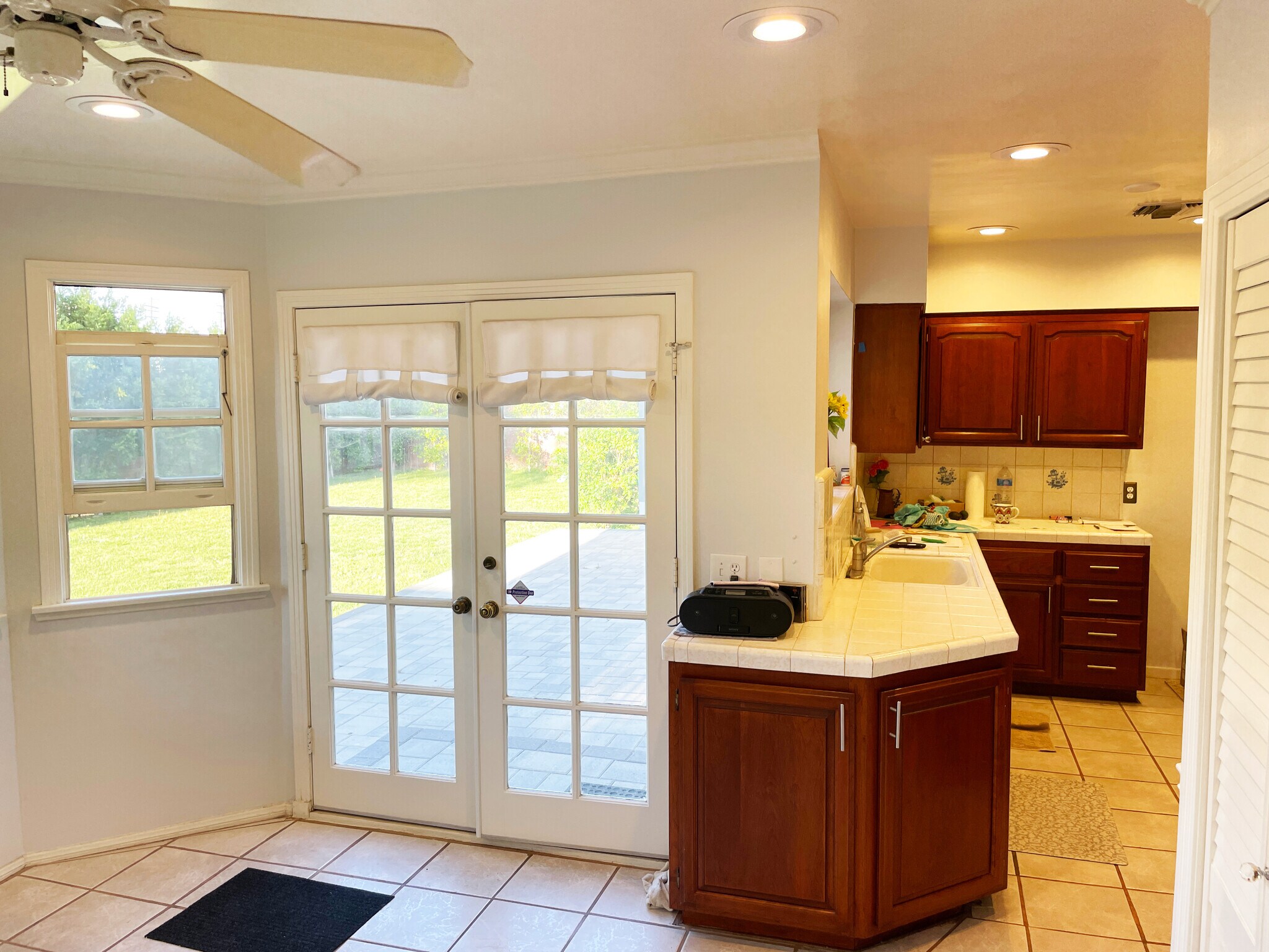 View from the Kitchen nook to the back patio - 15341 Cohasset St