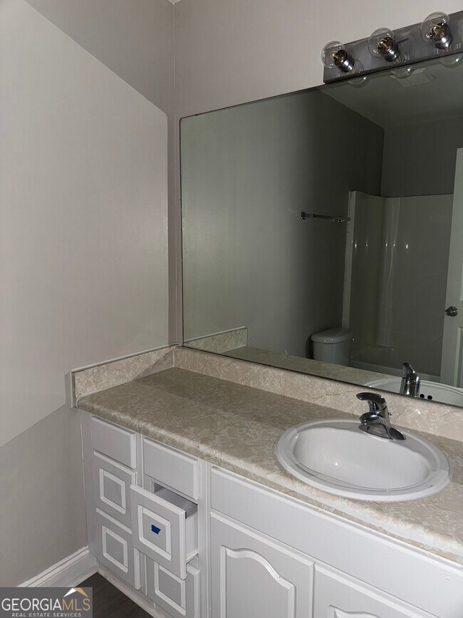 Building Photo - 1240 Pinedale Cir NW