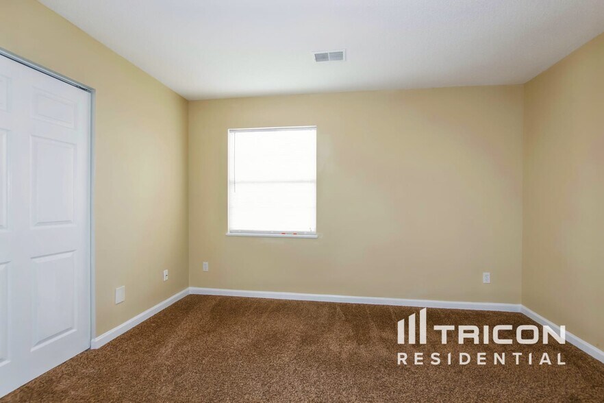 Building Photo - 7 Barnley Ct