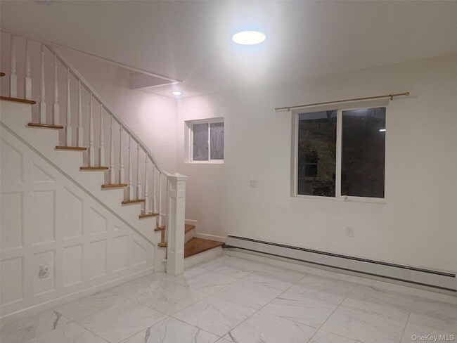 Building Photo - 79 Monhagen Ave