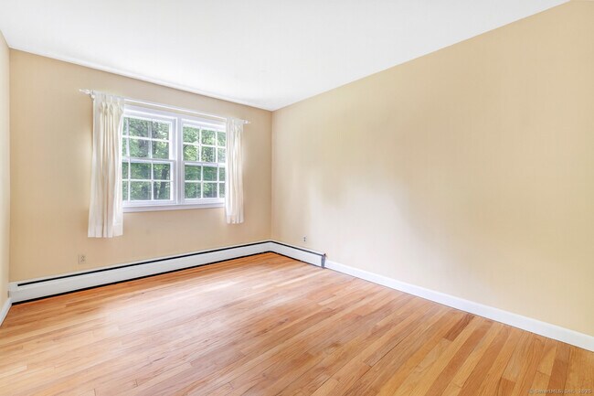 Building Photo - 6 Rivergate Woods