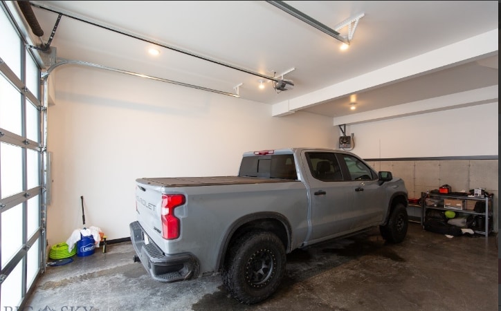 Building Photo - 611 Nikles Dr