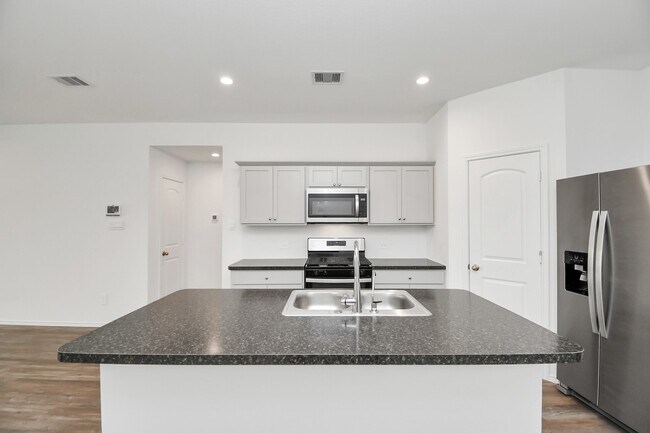 Building Photo - 24430 Elmwood Falls Dr