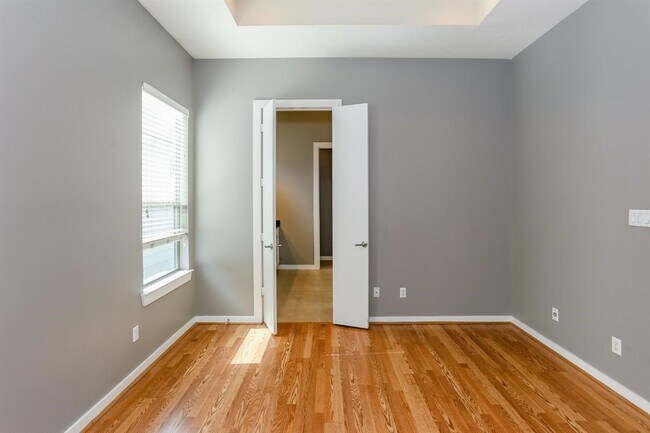 Building Photo - 4030 Center St