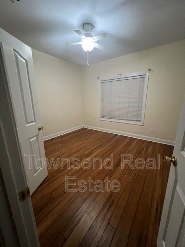 Building Photo - 305 W Summerchase Dr