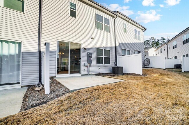 Building Photo - 7014 Fairmile Run