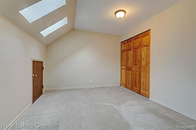 Building Photo - 5307 Metamora Rd