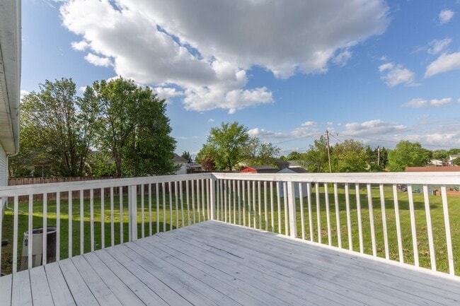 Building Photo - 3 bed/2 bath Single Family Home in Martins...