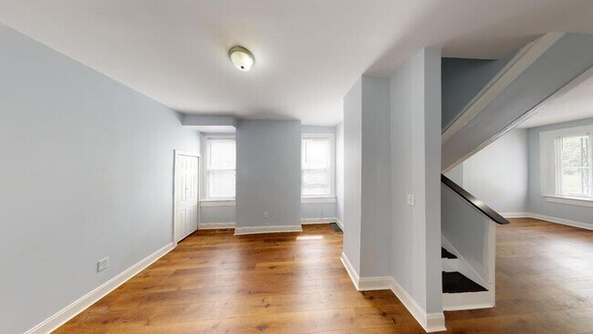 Building Photo - 706 E 43rd St