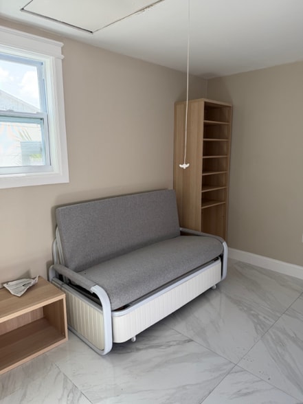 Building Photo - 2425 Stuart St